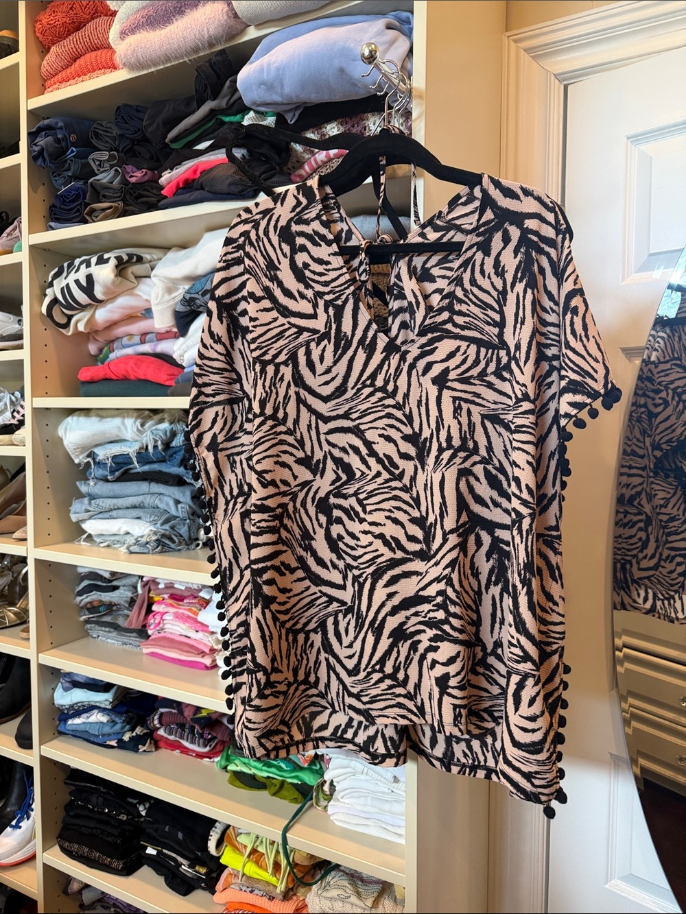 Like be Women’s Pink & Black Printed V-Neck cover up